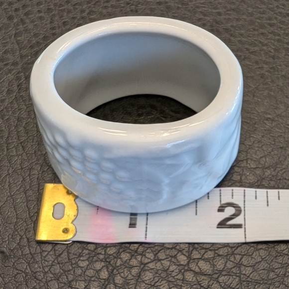 White Ceramic Leaf Napkin Ring Holders Set 5 Fall Country Classics Holiday Chic - Picture 11 of 12